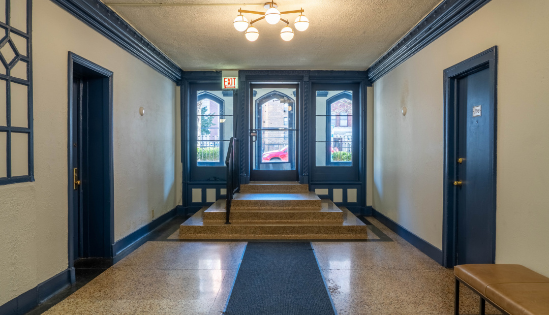 2Sisters-Lobby-2-Gallery
